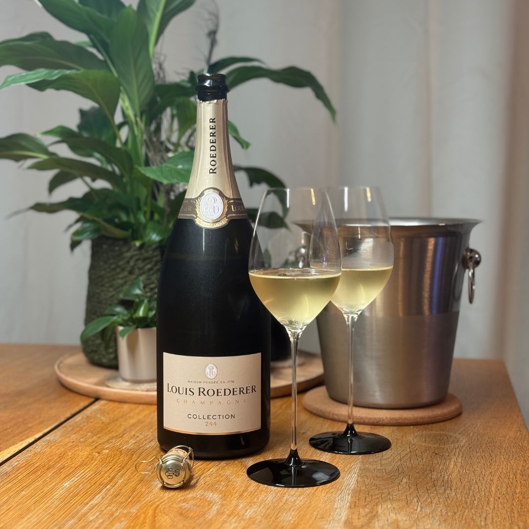 Warum eine Magnum? Geburtstag? Hochzeitstag? Großes Fest? Nein – einfach nur Lust auf einen @louisroederer_ . Und im Keller stand halt nur noch die Magnum. 😄 Manchmal braucht e… (1)