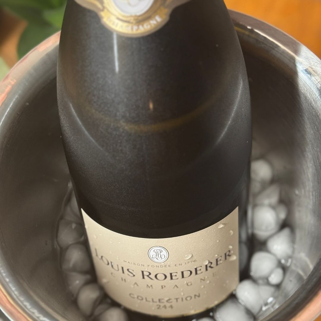 Warum eine Magnum? Geburtstag? Hochzeitstag? Großes Fest? Nein – einfach nur Lust auf einen @louisroederer_ . Und im Keller stand halt nur noch die Magnum. 😄 Manchmal braucht e… (7)