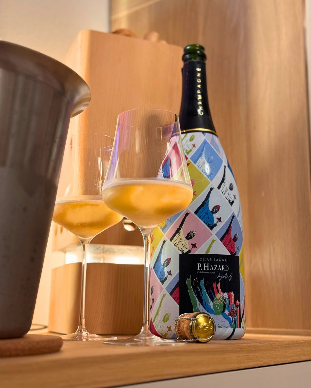 Ich hatte sie ja schon einmal – die Magnum „Brut Tradition – by Andy“ von @champagnepaulhazard. Damals am Vatertag, mit langem Frühstück, Grillteller und ein bisschen Pop-Art-St… (1)