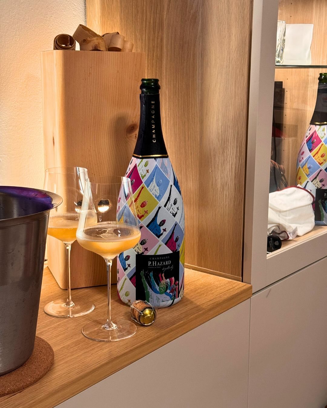 Ich hatte sie ja schon einmal – die Magnum „Brut Tradition – by Andy“ von @champagnepaulhazard. Damals am Vatertag, mit langem Frühstück, Grillteller und ein bisschen Pop-Art-St… (3)