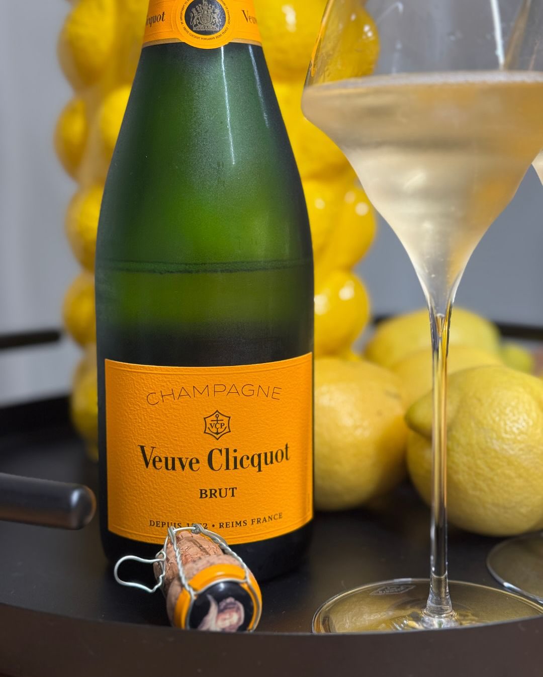 Heute mal wieder ein Klassiker im Glas: @veuveclicquot – Yellow Label Brut. Mich interessiert: Welche Flasche von Veuve Clicquot würdet ihr empfehlen? Sollte ich unbedingt di… (6)