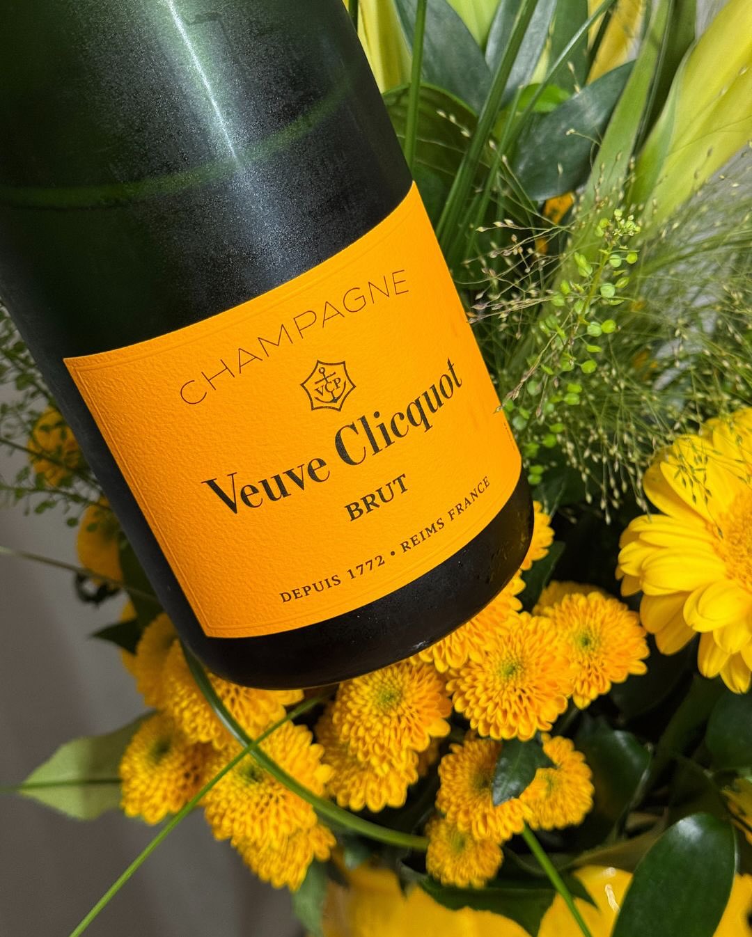 Heute mal wieder ein Klassiker im Glas: @veuveclicquot – Yellow Label Brut. Mich interessiert: Welche Flasche von Veuve Clicquot würdet ihr empfehlen? Sollte ich unbedingt di… (8)