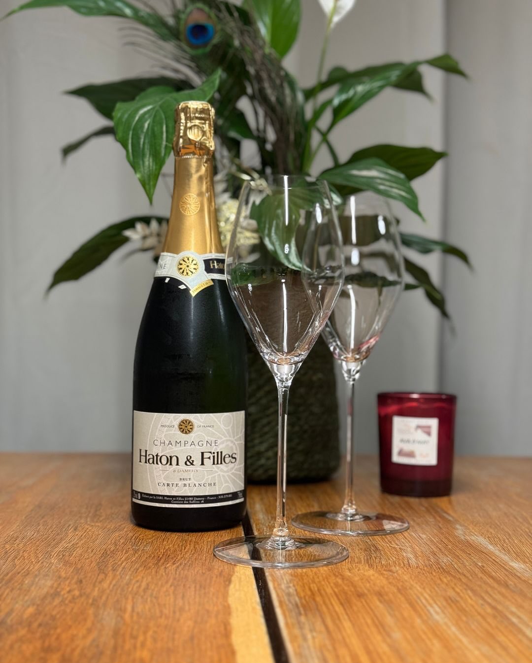 Nach dem Cadence Brut vor ein paar Tagen heute wieder etwas Neues von @champagnehatonetfilles : die Carte Blanche. Dieses Mal 100 % Pinot Meunier – und genau das macht den Unter… (3)