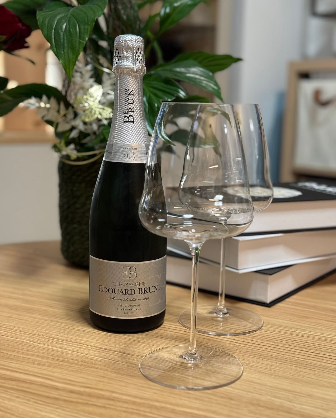 Cuvée Spéciale Brut von @champagne_edouard_brun . Ein Champagner, der bewusst leicht und unkompliziert angelegt ist – frisch, ausgewogen und ideal als Begleiter für einen entspa… (3)