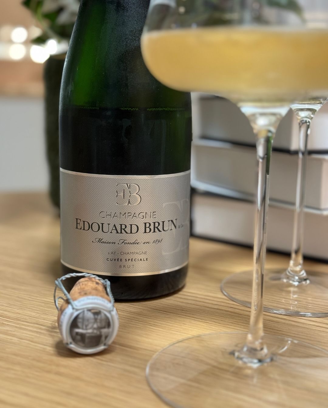 Cuvée Spéciale Brut von @champagne_edouard_brun . Ein Champagner, der bewusst leicht und unkompliziert angelegt ist – frisch, ausgewogen und ideal als Begleiter für einen entspa… (4)