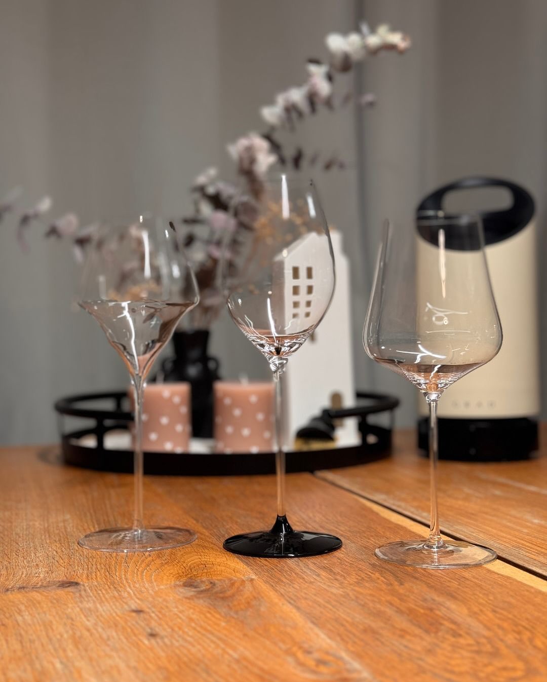 Für den gestrigen Abend durfte es etwas Anspruchsvolleres sein – und ich bin beim Eurêka! von @champagnechavost hängen geblieben. Eine von nur 833 Flaschen, puristisch vinifizie… (3)