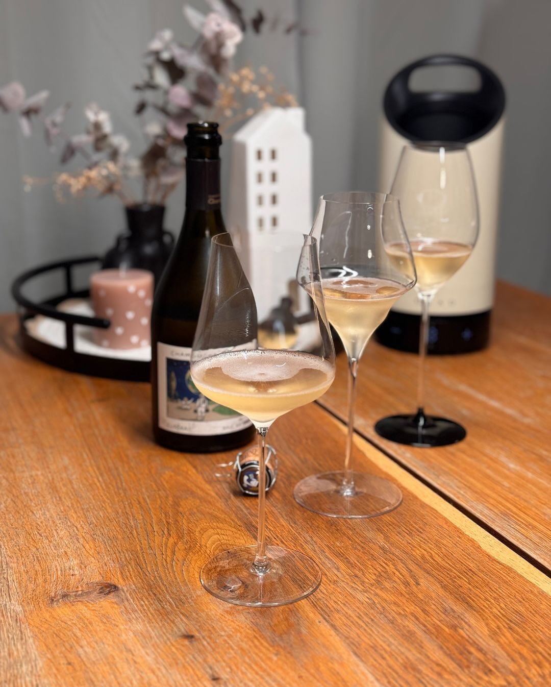 Für den gestrigen Abend durfte es etwas Anspruchsvolleres sein – und ich bin beim Eurêka! von @champagnechavost hängen geblieben. Eine von nur 833 Flaschen, puristisch vinifizie… (6)
