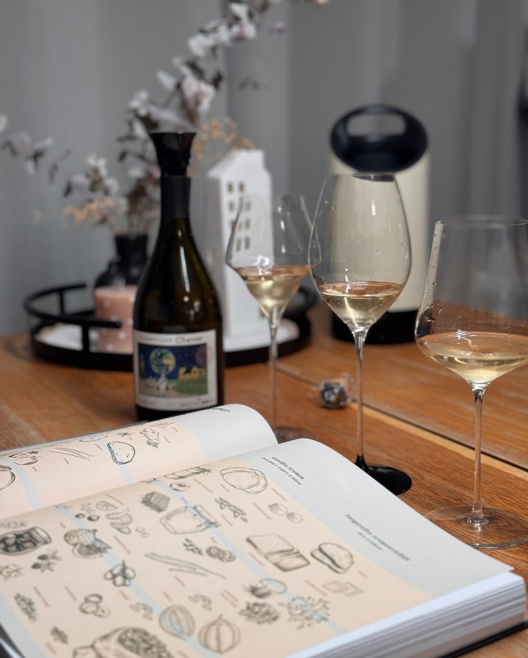 Für den gestrigen Abend durfte es etwas Anspruchsvolleres sein – und ich bin beim Eurêka! von @champagnechavost hängen geblieben. Eine von nur 833 Flaschen, puristisch vinifizie… (8)