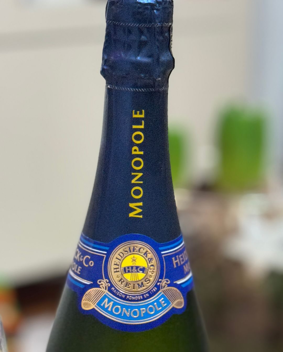 Nicht jede Flasche passt. Manchmal ist es der Moment, manchmal einfach der eigene Geschmack. So ging es mir mit dem @champagnemonopoleuk – Blue Top Brut, den ich im Dezember 202… (4)
