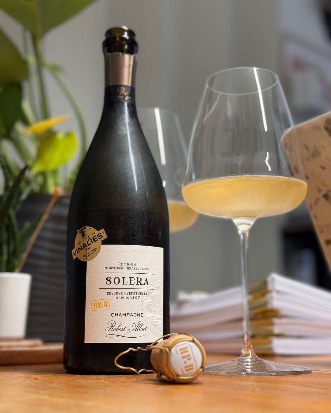 Gleicher Champagner -> der Solera RP.B – Extra Brut von @champagnerobertallait Drei Gläser -> Drei komplett verschiedene Erlebnisse. -> @josephinenhutte No. 4: Eleganz & Finesse… (5)