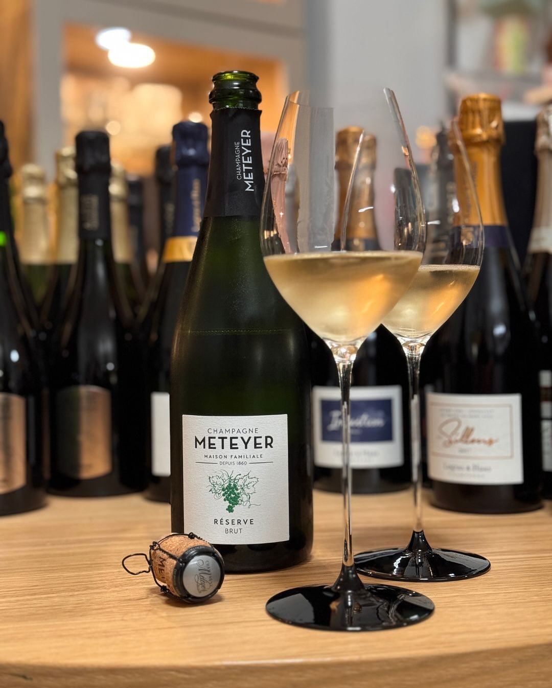 Gestern mal kein Experiment, sondern ein gemütlicher Abend, an dem ich die vielen Neuankömmlinge in meinem Weinkeller durchgeschaut habe – dazu ein ehrlicher Champagner: @champa… (5)