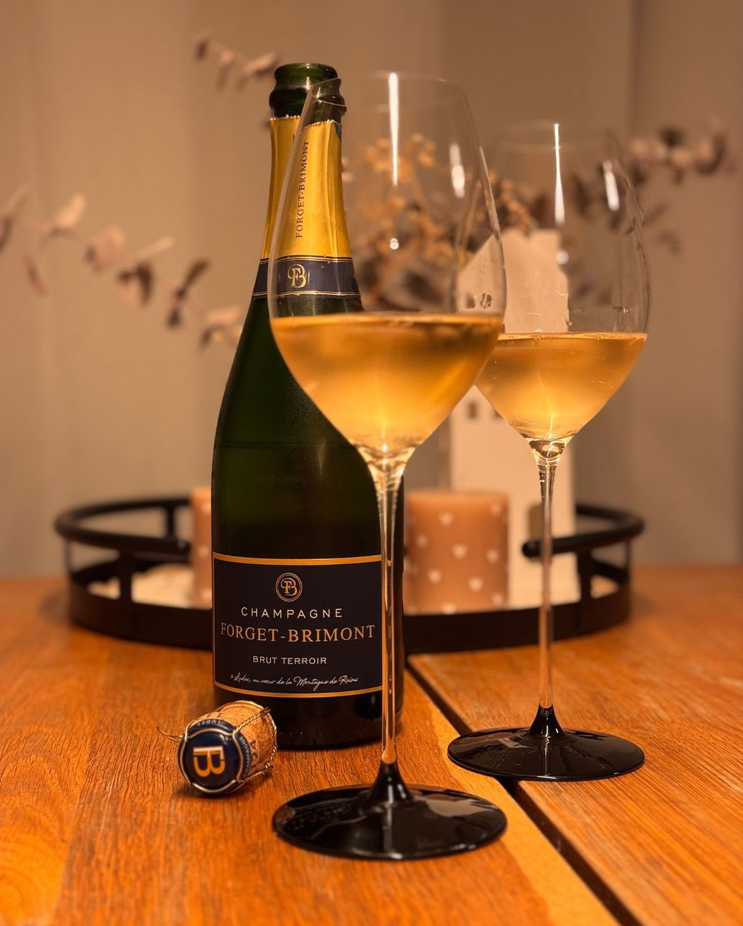 Gestern haben wir die erste Flasche aus dem Sortiment von @champagne_forget_brimont geöffnet – natürlich den Einstieg: Brut Terroir. Ich hatte noch nicht einmal daran gerochen, … (5)