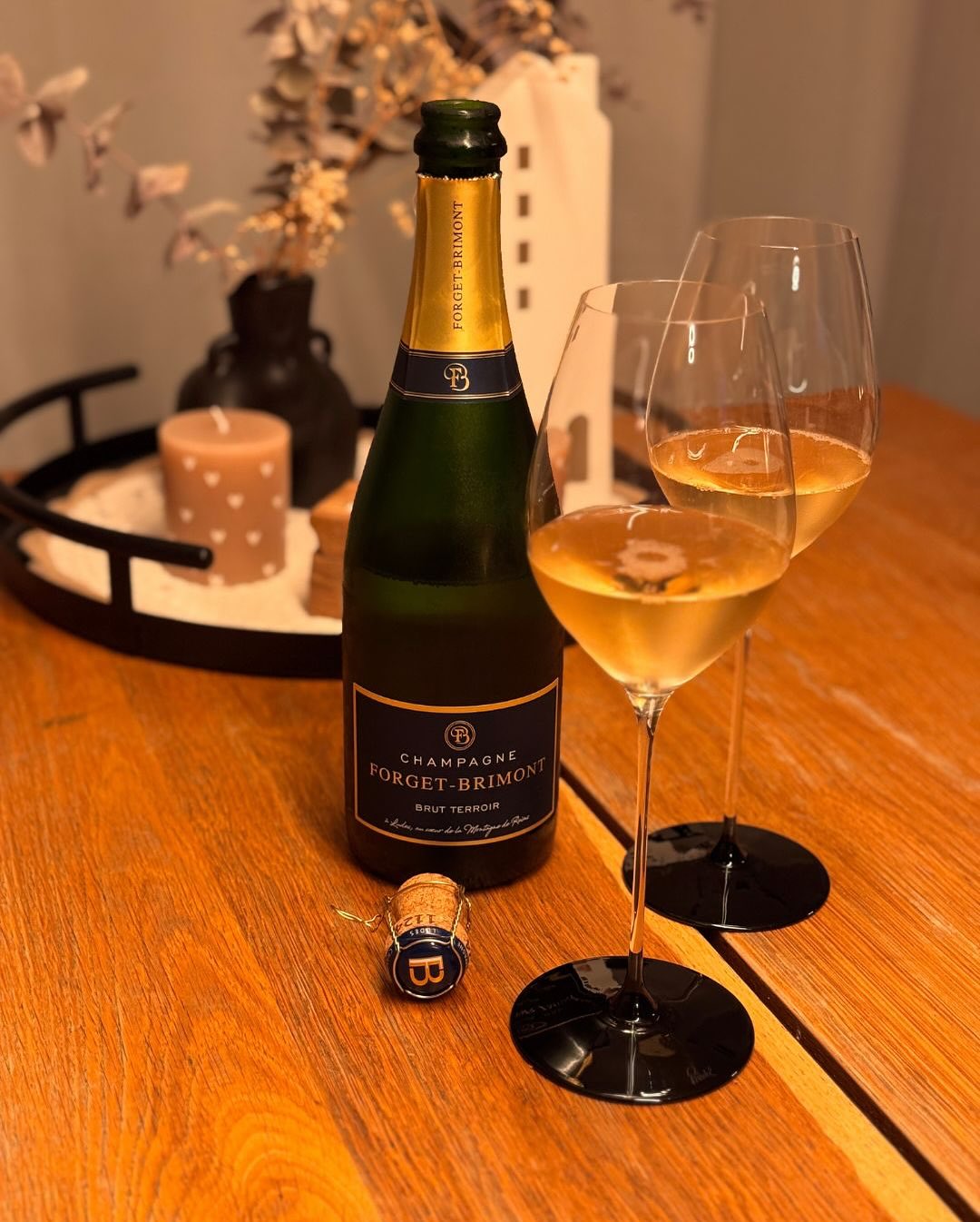 Gestern haben wir die erste Flasche aus dem Sortiment von @champagne_forget_brimont geöffnet – natürlich den Einstieg: Brut Terroir. Ich hatte noch nicht einmal daran gerochen, … (7)