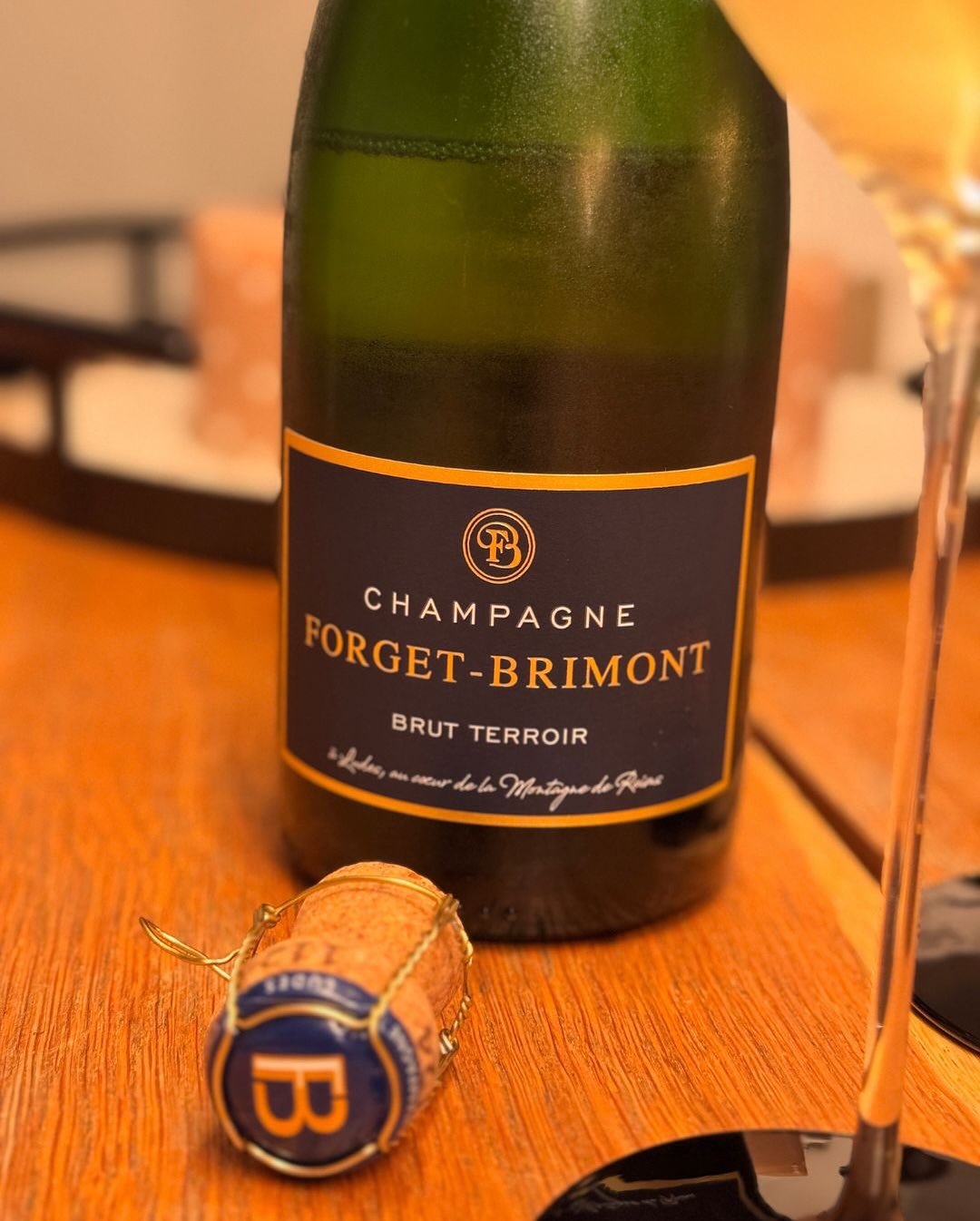 Gestern haben wir die erste Flasche aus dem Sortiment von @champagne_forget_brimont geöffnet – natürlich den Einstieg: Brut Terroir. Ich hatte noch nicht einmal daran gerochen, … (9)