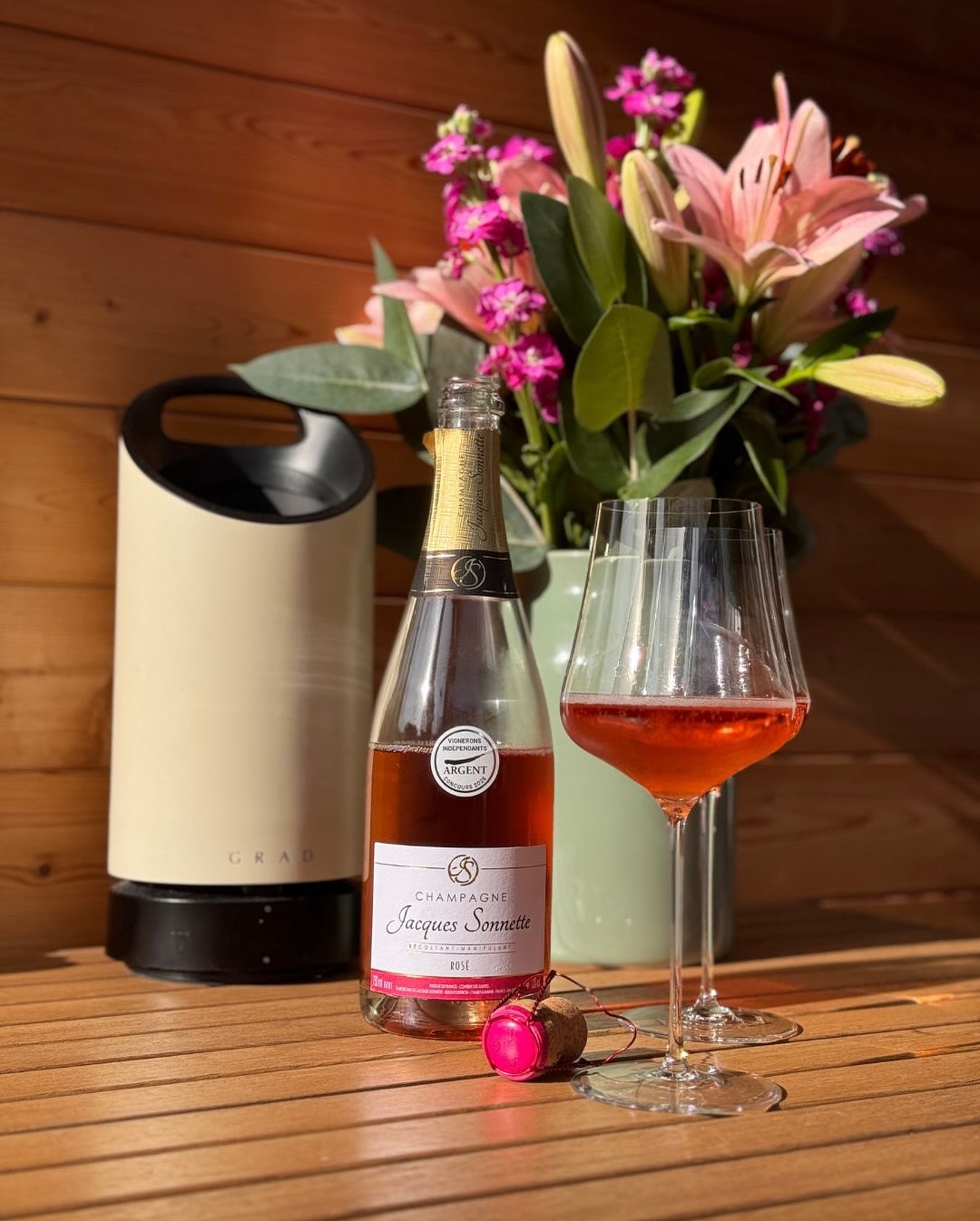 Letzte Woche gab’s nochmal einen dieser goldenen Herbsttage – Sonne, blauer Himmel, 20 Grad. Also ab in die Sonne, Flasche auf, ganz spontan, mitten am Mittag. Die Wahl fiel auf… (7)