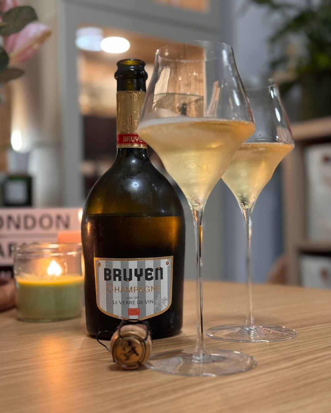 Der @champagnebruyen – Le Verre de Vin Parcellaire hat Charakter – und das merkt man sofort. Ein 100 % Pinot Meunier aus einem alten Weinberg von 1940, neun Monate im Holz, ohne… (1)