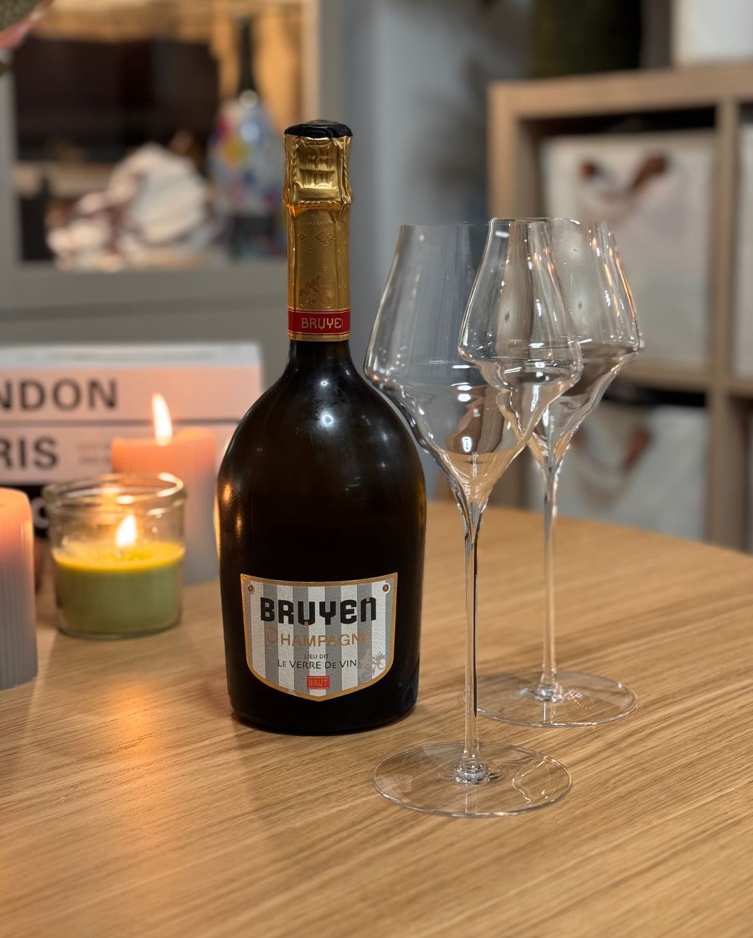 Der @champagnebruyen – Le Verre de Vin Parcellaire hat Charakter – und das merkt man sofort. Ein 100 % Pinot Meunier aus einem alten Weinberg von 1940, neun Monate im Holz, ohne… (3)