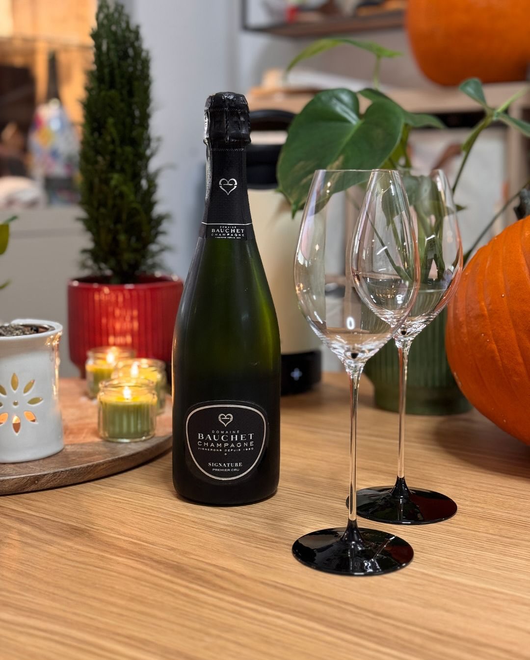 Gestern erreichte mich ein tolles Paket von @domainebauchet – und ich wollte direkt die erste Flasche öffnen, um zu sehen, was das Haus ausmacht. Die Wahl fiel auf den Signature… (3)