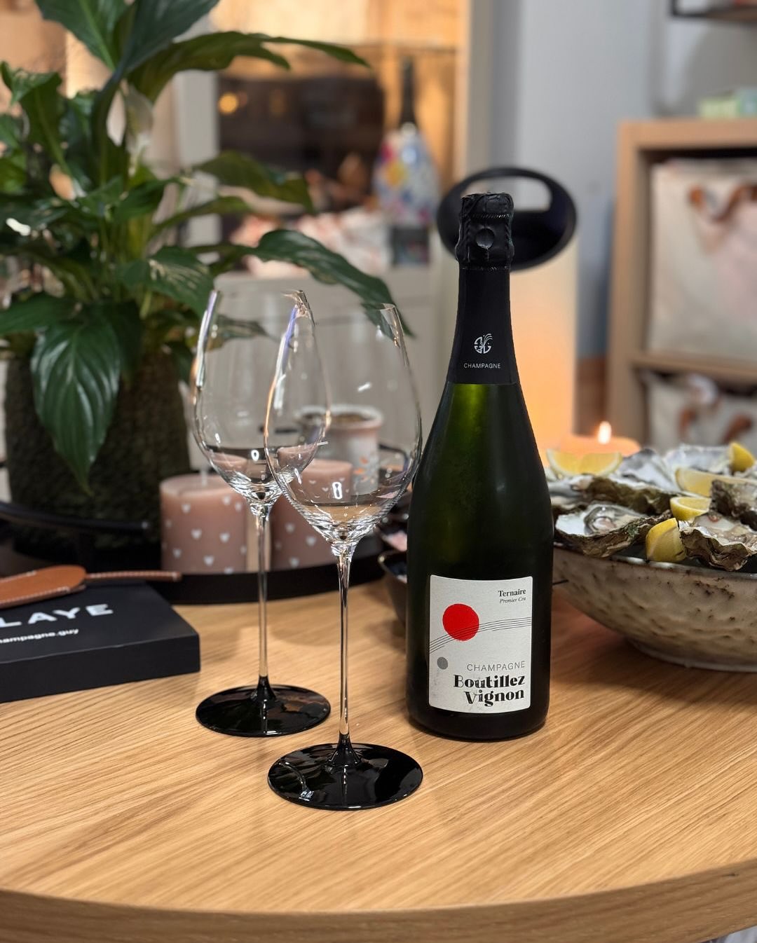 Vorgestern Abend war mal wieder Seafood angesagt. Ich war bei @sofisch_graz shoppen und hab neben Austern auch noch Jakobsmuscheln mitgebracht – dazu aber mehr im nächsten Post.… (3)