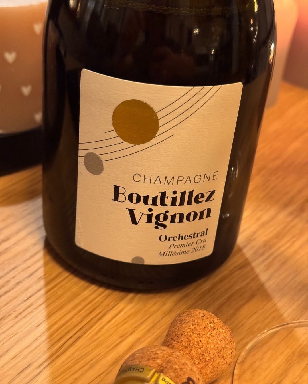 Nach den Austern (aus dem vorigen Post) ging’s für einen ruhigen und sinnlichen Abschluss des Abends weiter mit Jakobsmuscheln. Ein kompletter Stimmungswechsel: statt salzig-fri… (6)