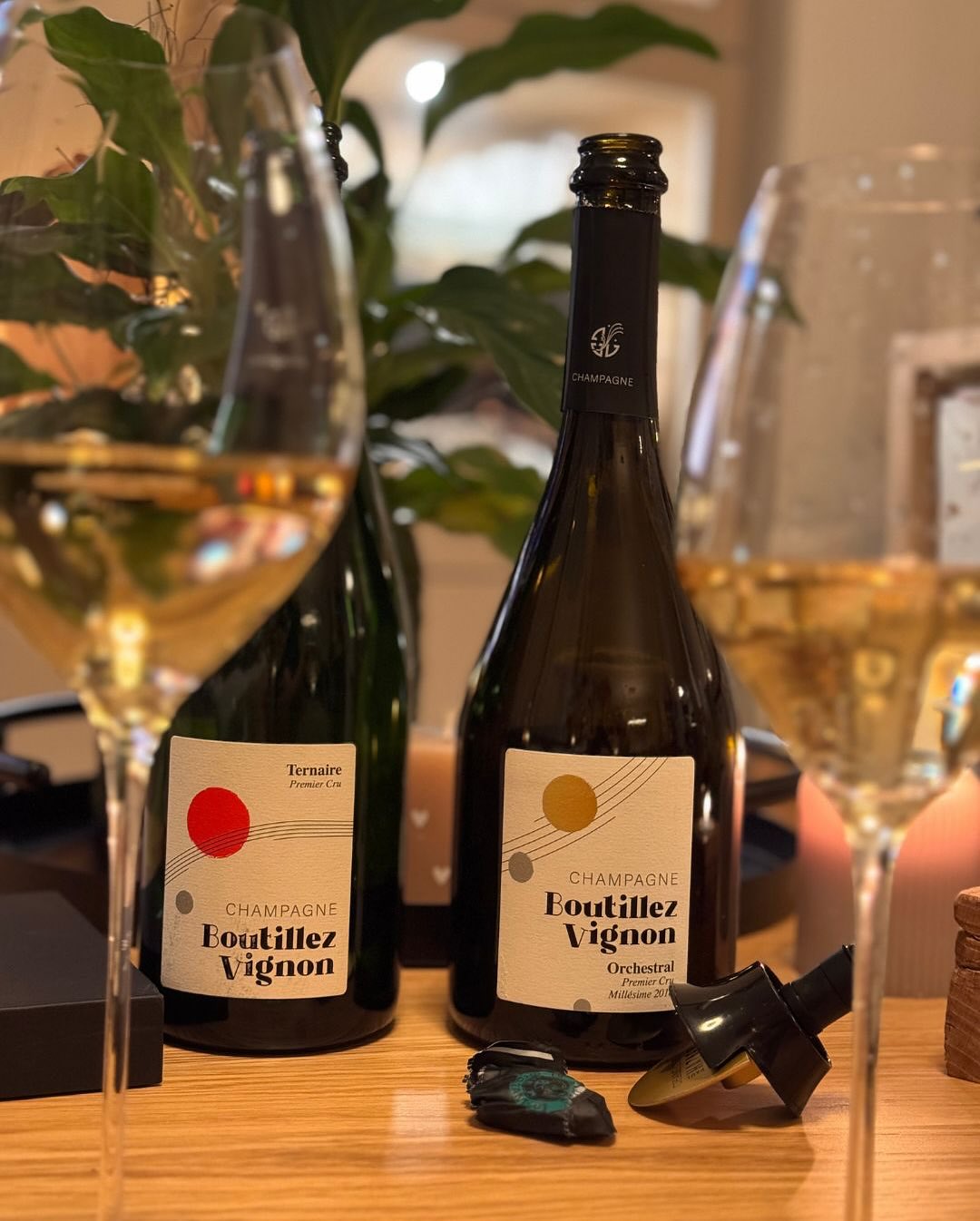 Nach den Austern (aus dem vorigen Post) ging’s für einen ruhigen und sinnlichen Abschluss des Abends weiter mit Jakobsmuscheln. Ein kompletter Stimmungswechsel: statt salzig-fri… (9)