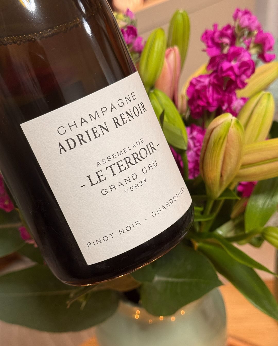Diesen „Le Terroir“ Grand Cru - Extra Brut von @adrien_renoir habe ich gestern im @glouglougraz mitgenommen – und direkt am selben Abend schien er einfach zu passen. Und ja, die… (10)