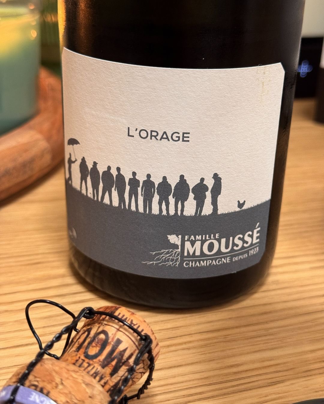 Nach dem stressigen Freitag und einer kleinen Halloween-Party war gestern Abend einfach Stille angesagt. Dazu die erste Flasche aus einem breiten Repertoire, das ich in Zukunf… (6)