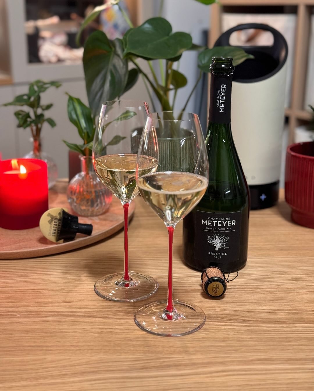 Kein Plan, keine Erwartung – einfach spontan die Flasche geöffnet. Normalerweise mache ich mir Gedanken, welche Flasche aus welchem Grund heute gut passen könnte. Das war heute … (7)