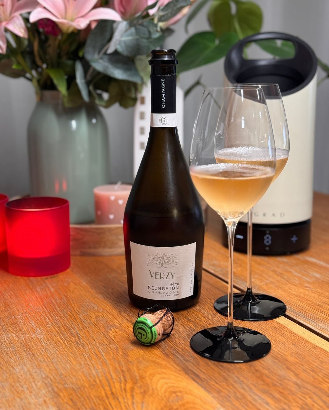 Gestern Abend habe ich den @remi_georgeton – Verzy Grand Cru Millésime 2020 geöffnet. Von allen Flaschen im Sortiment schien mir dieser Jahrgang der richtige Einstieg zu sein – … (1)