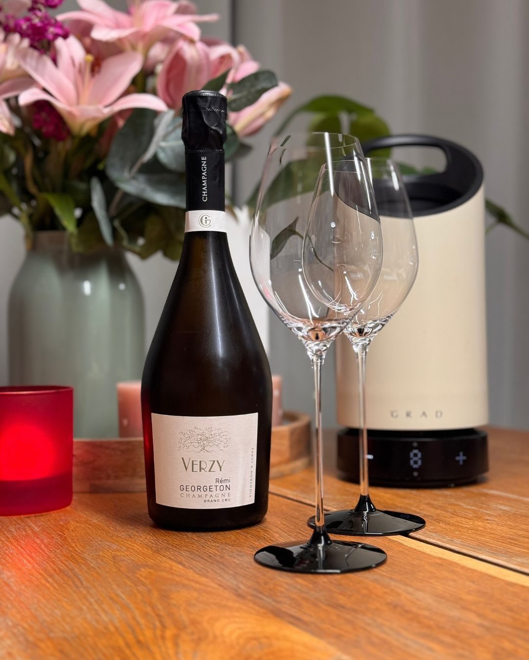 Gestern Abend habe ich den @remi_georgeton – Verzy Grand Cru Millésime 2020 geöffnet. Von allen Flaschen im Sortiment schien mir dieser Jahrgang der richtige Einstieg zu sein – … (3)