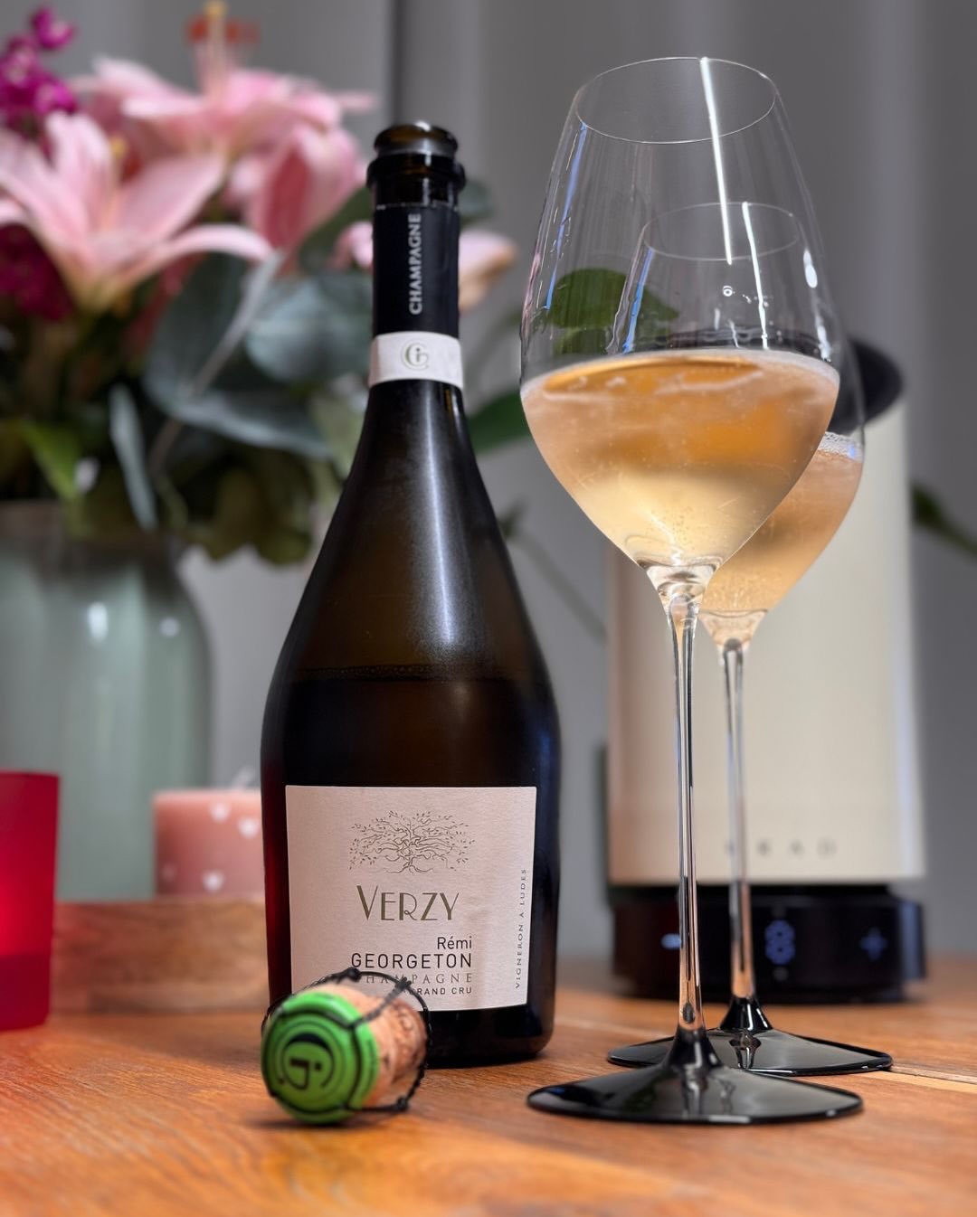 Gestern Abend habe ich den @remi_georgeton – Verzy Grand Cru Millésime 2020 geöffnet. Von allen Flaschen im Sortiment schien mir dieser Jahrgang der richtige Einstieg zu sein – … (7)