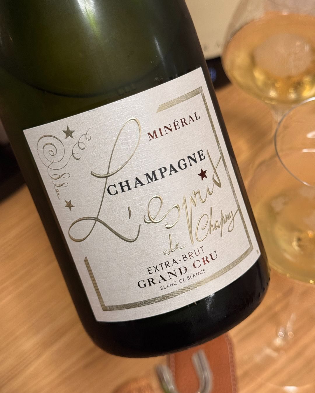 Gestern habe ich die Cuvée Minéral von @champagne_espritchapuy geöffnet. Ein 100 % Chardonnay Grand Cru aus Oger, Basisjahr 2014, mit 30 % Reserveweinen (2011–2013), 10 Jahre He… (7)