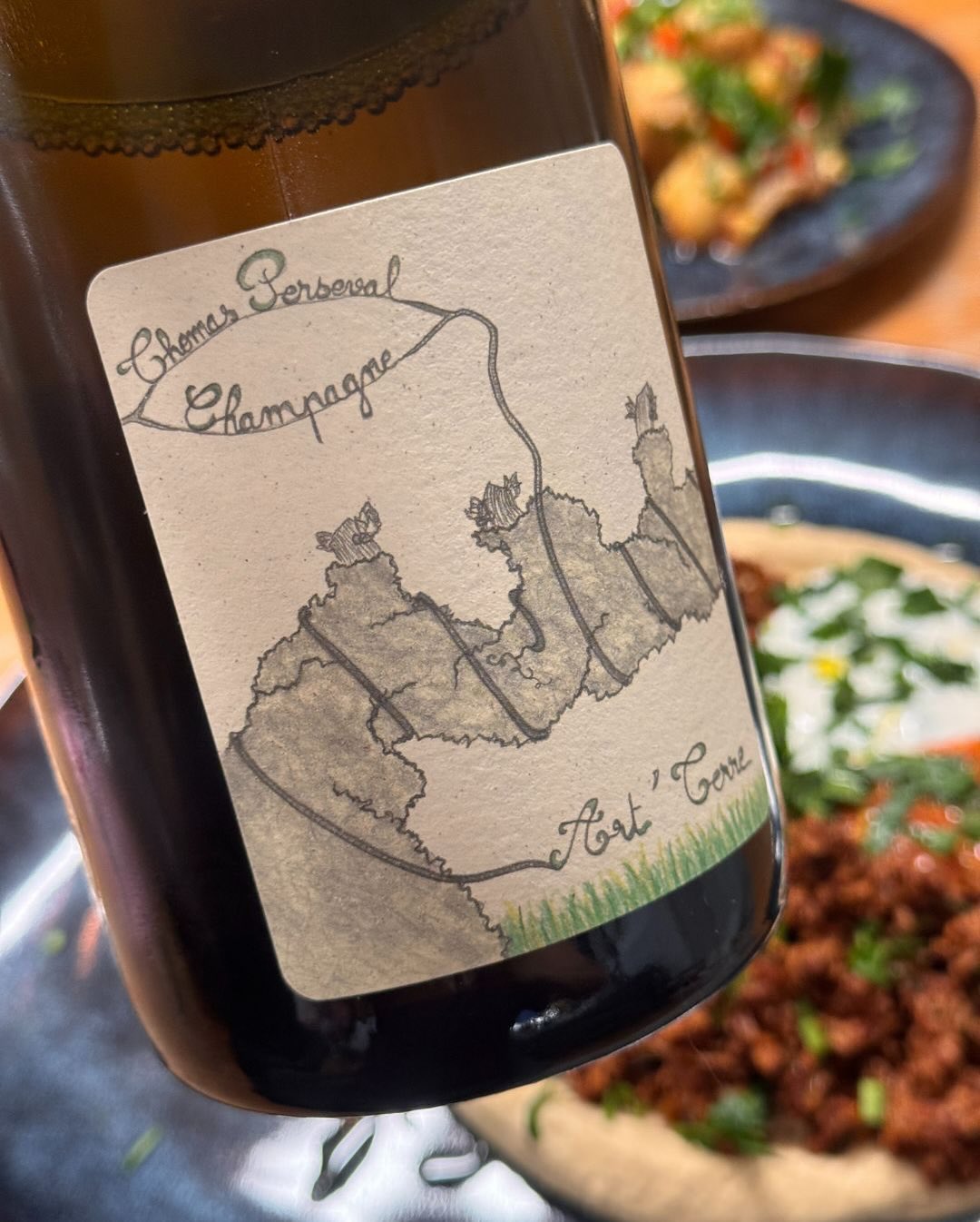 Nachdem ich neulich bei @neni.prater ein traumhaftes Hamshuka gegessen habe – es dort aber leider keinen Champagner gab – hieß es heute zuhause: Hamshuka und scharfer Auberginen… (10)