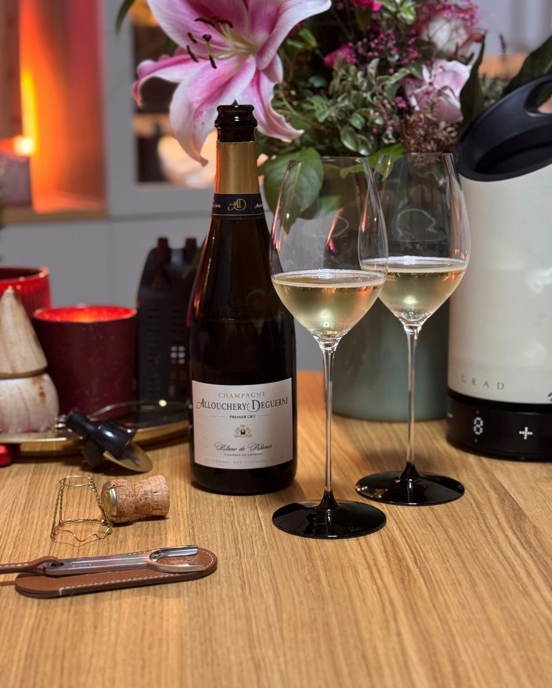 Den ganzen Tag am Rechner, Formularen und Behördenkram – und am Abend wollte ich einfach etwas Leichtigkeit. Der Blanc de Blancs von @champagnealloucherydeguerne schien dafür ge… (1)