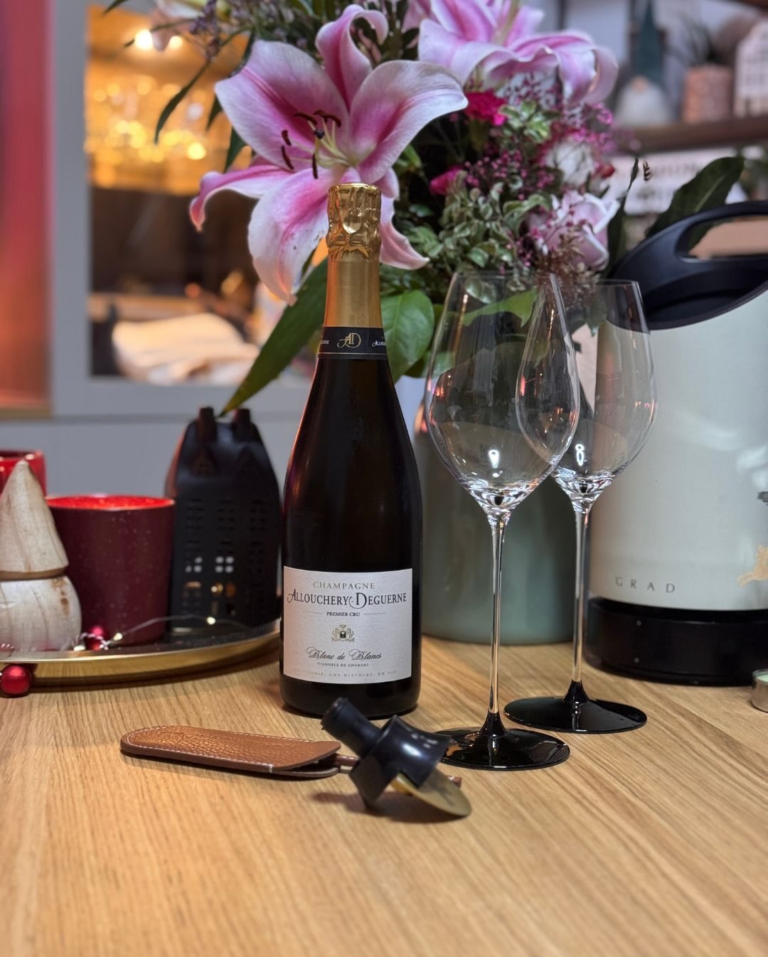 Den ganzen Tag am Rechner, Formularen und Behördenkram – und am Abend wollte ich einfach etwas Leichtigkeit. Der Blanc de Blancs von @champagnealloucherydeguerne schien dafür ge… (3)