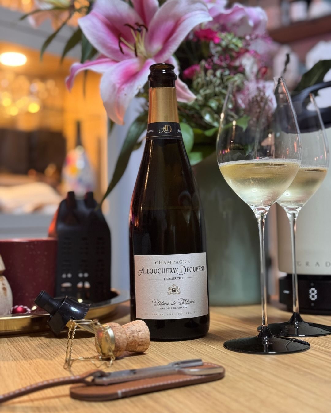 Den ganzen Tag am Rechner, Formularen und Behördenkram – und am Abend wollte ich einfach etwas Leichtigkeit. Der Blanc de Blancs von @champagnealloucherydeguerne schien dafür ge… (5)