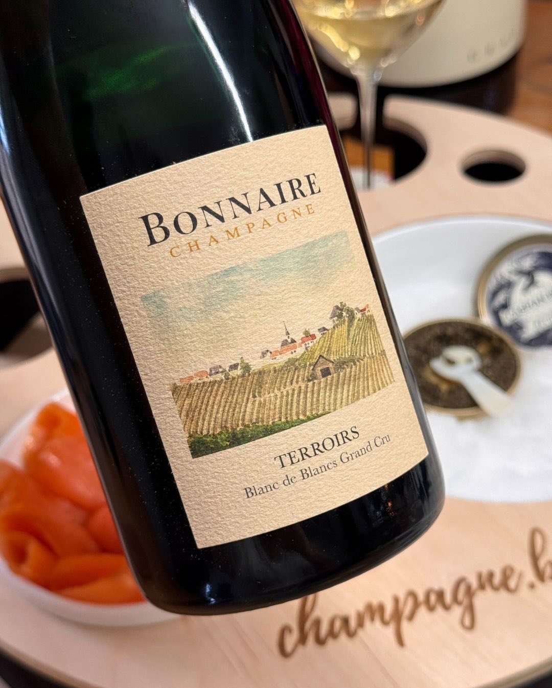 Wenn der Morgen mit Champagner und Kaviar beginnt, dann kann das eigentlich nur ein guter Tag werden. Der purste Moment ist oft der stärkste. Beluga Kaviar, gelöffelt und Champa… (12)