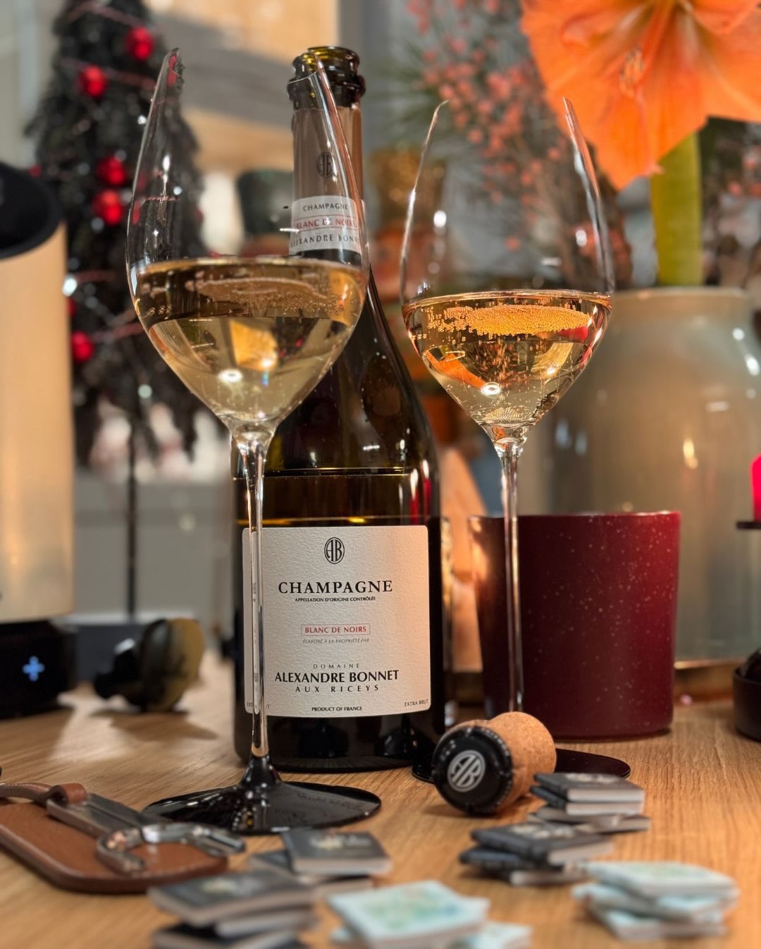 Der @domainealexandrebonnet – Blanc de Noirs (Extra Brut) ist ein 100 % Pinot Noir aus Les Riceys, aber ohne die übliche Schwere oder dunkle Opulenz, die man oft erwartet. Statt… (4)