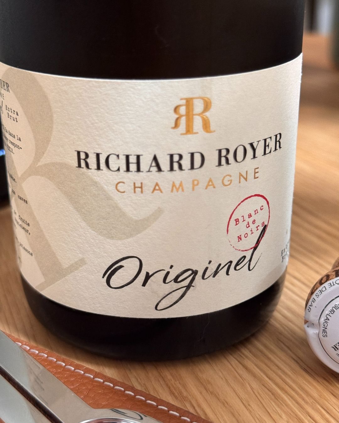 Der @champagnerichardroyer – Originel – Blanc de Noirs (Extra Brut) war nach den Feiertagen, an einem gemütlichen Abend, genau das richtige Glas zum Runterkommen. 100 % Pinot No… (5)