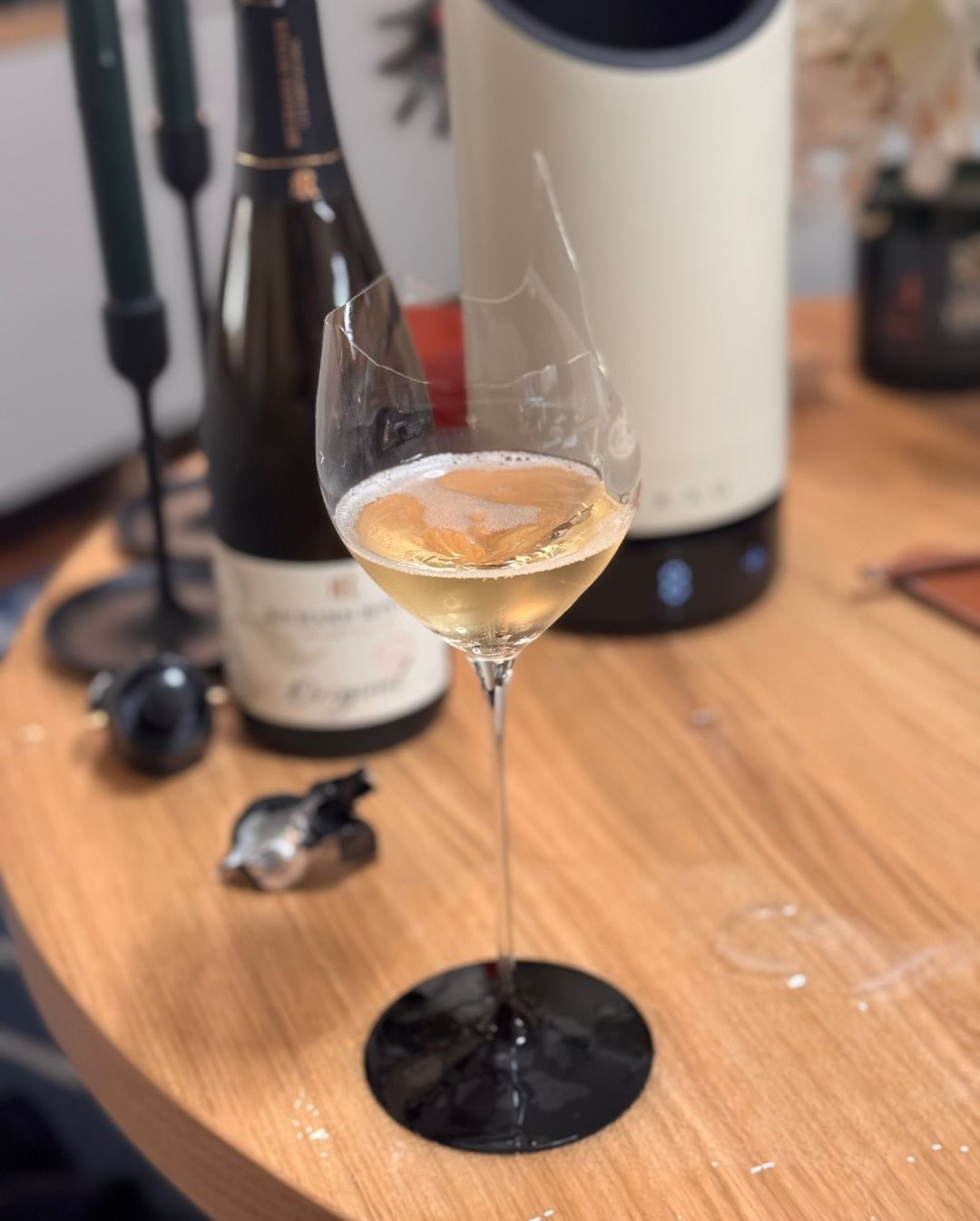 Der @champagnerichardroyer – Originel – Blanc de Noirs (Extra Brut) war nach den Feiertagen, an einem gemütlichen Abend, genau das richtige Glas zum Runterkommen. 100 % Pinot No… (8)