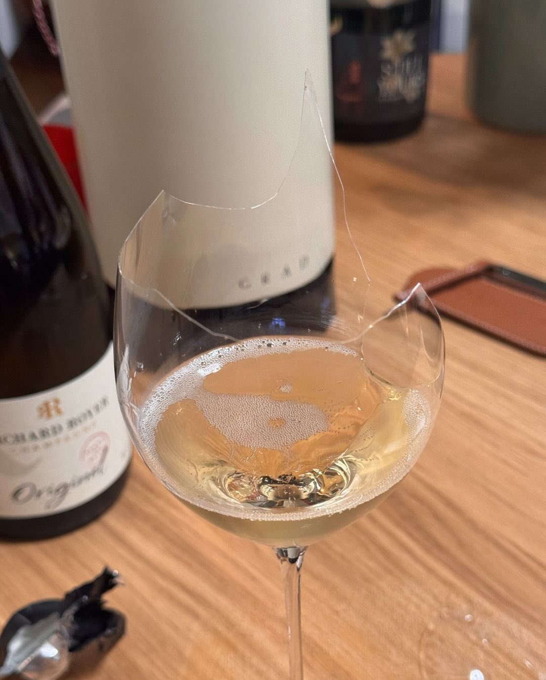 Der @champagnerichardroyer – Originel – Blanc de Noirs (Extra Brut) war nach den Feiertagen, an einem gemütlichen Abend, genau das richtige Glas zum Runterkommen. 100 % Pinot No… (9)