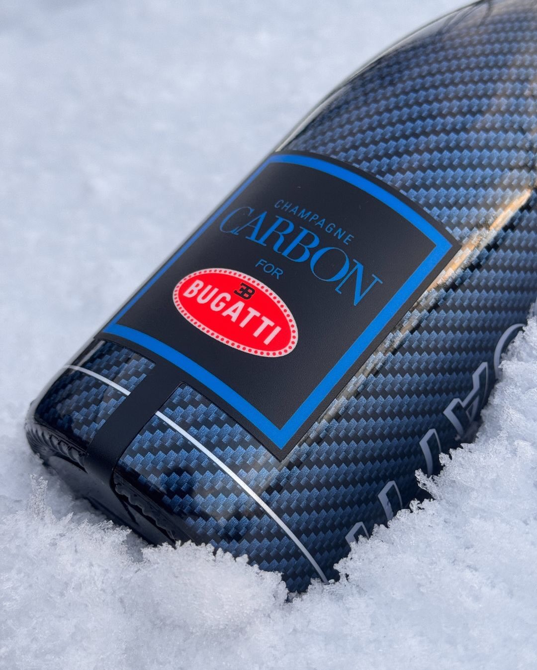 Heute ist der perfekte Tag für den @champagnecarbon for @bugatti – Millésime 2002, Luminous Edition. 2002 war ein großes Jahr in der Champagne. Reif, strukturiert, mit dieser Se… (4)
