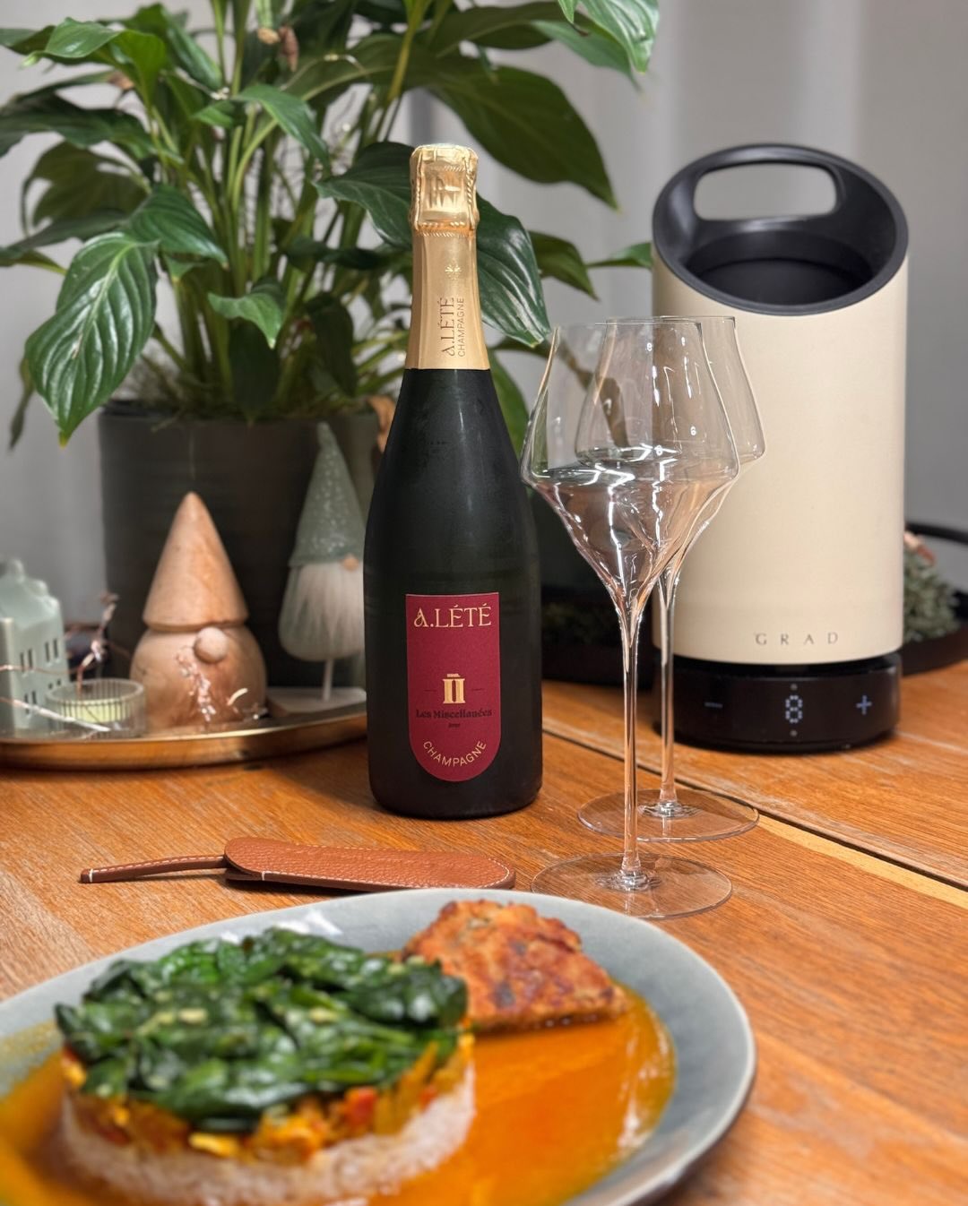 Am 27.12. gab es Reste vom Weihnachtstruthahn mit Reis, Spinat und den letzten Knödeln – alles zusammen als Curry. Dazu habe ich mir bewusst noch einmal den @champagnealete – nu… (4)