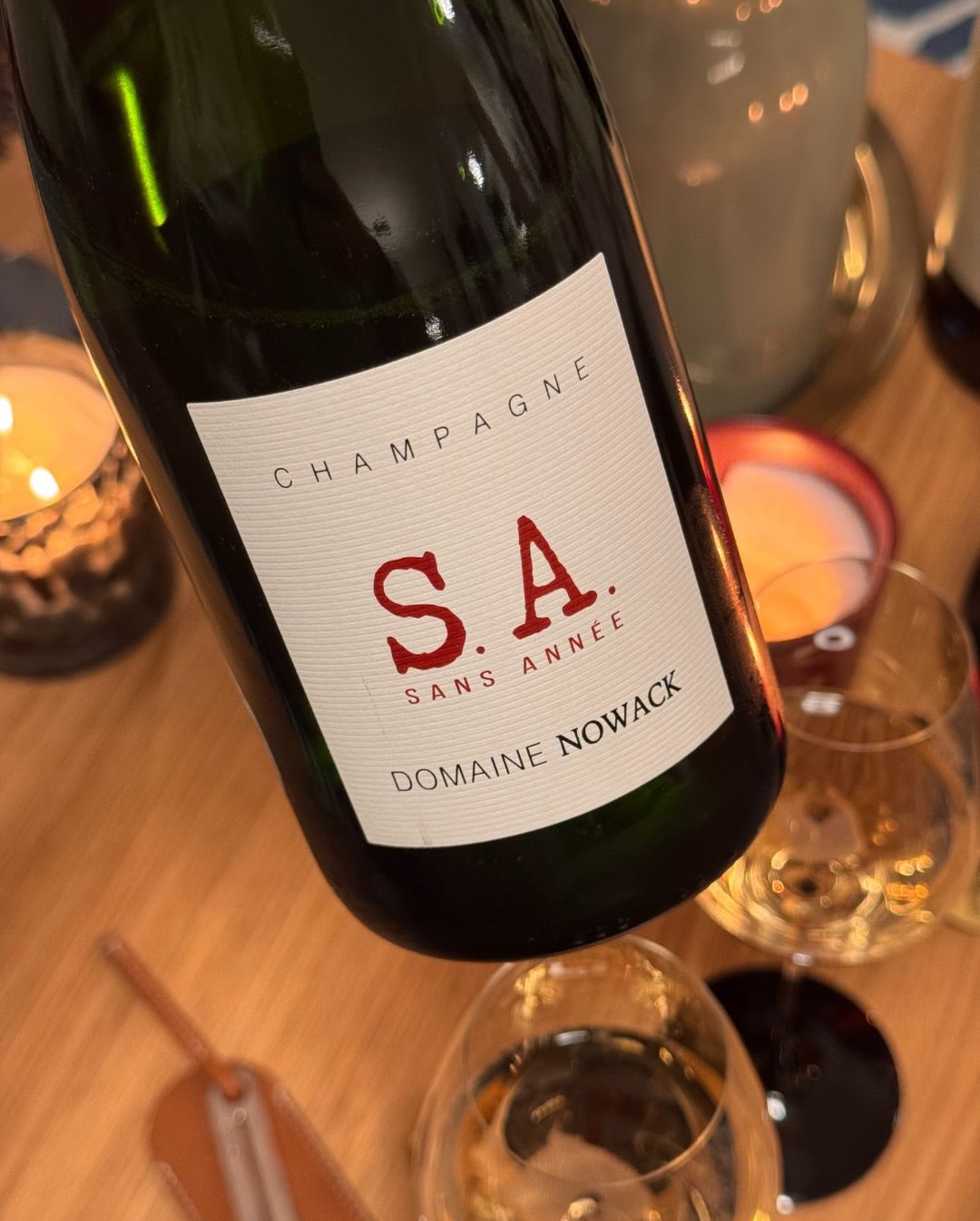 Heute kam die Flasche nicht von mir. Ich habe meist eine ziemlich klare Vorstellung davon, welche Champagner ich für welche Situation öffnen möchte. Und dann kam meine Tochter a… (7)