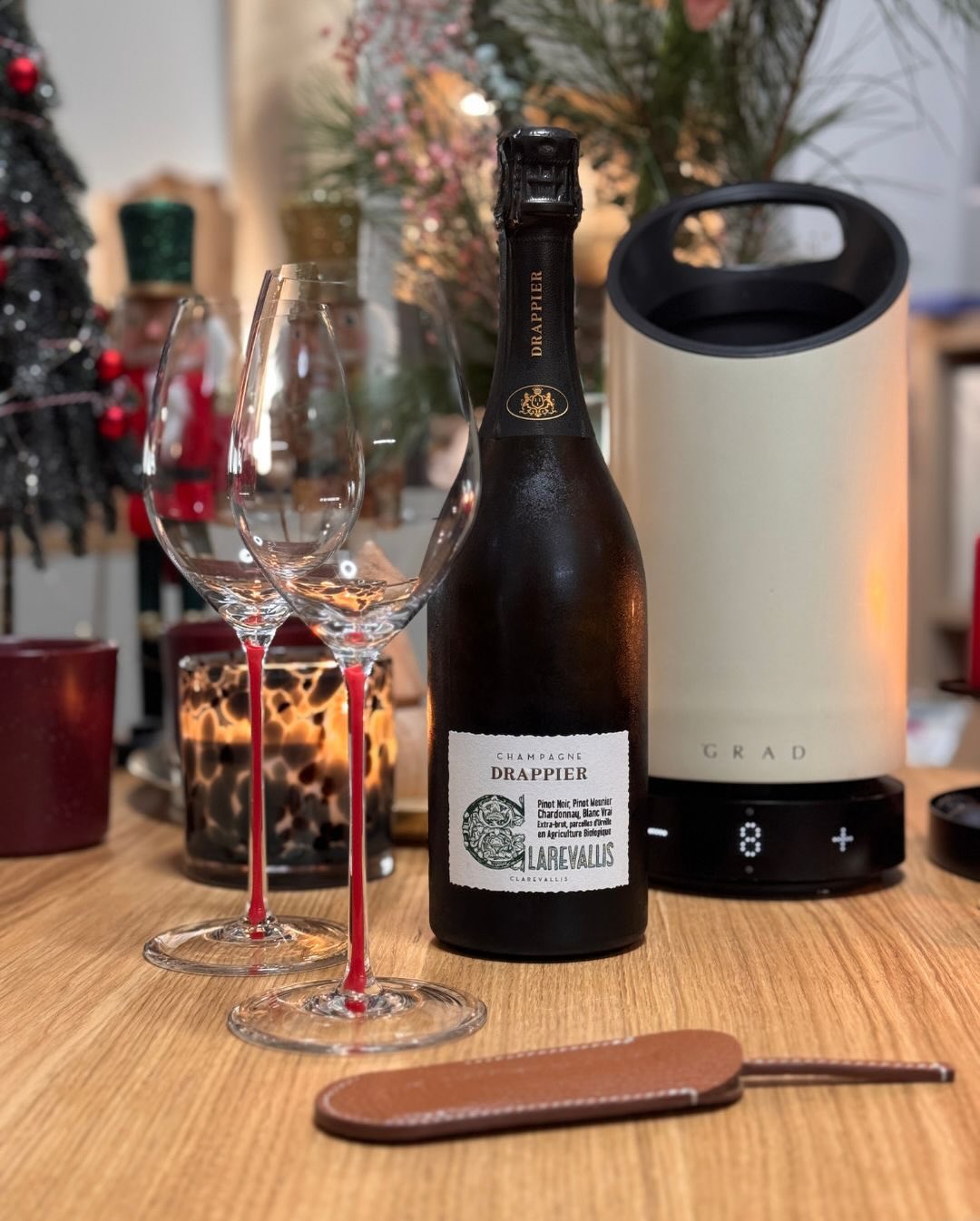 Der Clarevallis von @champagnedrappier war gestern die perfekte Flasche für gemütliche Weihnachtsvorbereitungen. Unaufgeregt, leise – und einfach als Begleiter des Abends mitgel… (3)
