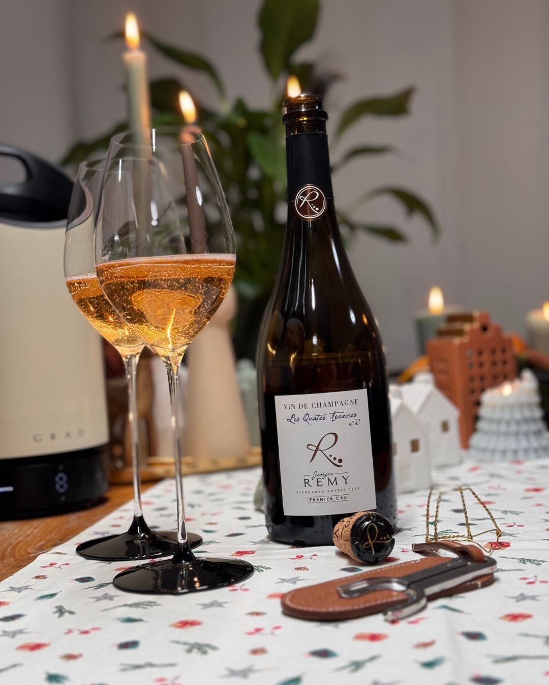 Der @georges.remy – Les Quatre Terroirs No. 21 hat uns bei den wichtigsten Weihnachtsvorbereitungen am 3. Advent nicht nur kurz begleitet. Vom Nachmittag bis in den Abend hinein… (1)