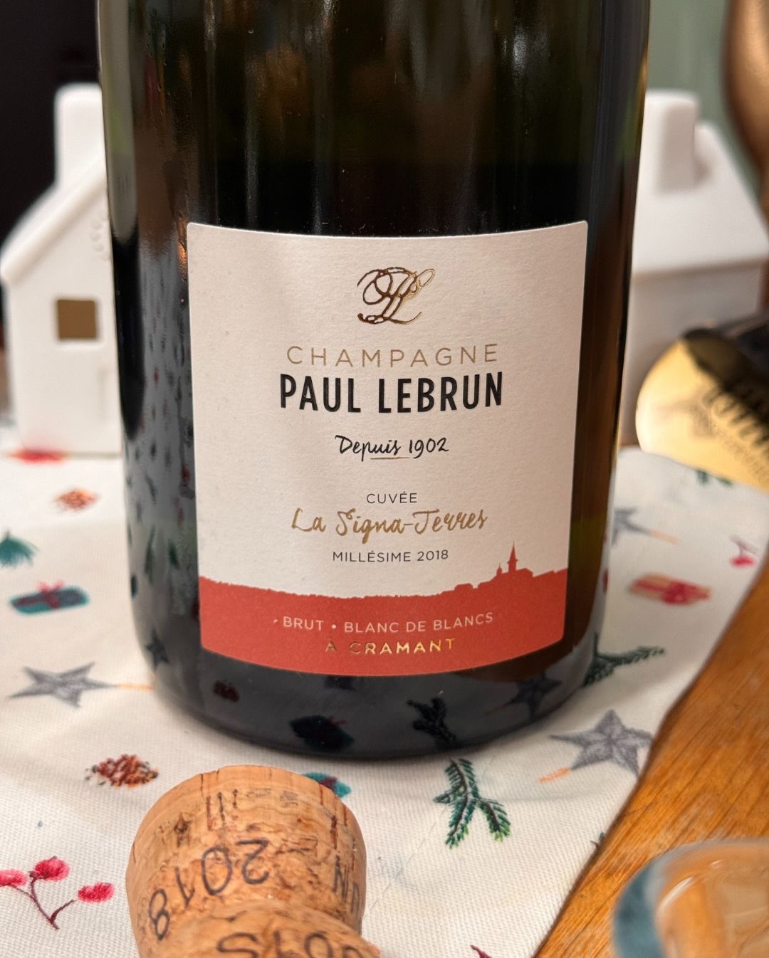 Unser Weihnachtsbrunch am 24.12. war dieses Jahr reduziert auf das Wesentliche. Osetra Kaviar von @caspianbluecaviar und dazu der @champagnepaullebrun – Cuvée La Signa-Terres. M… (6)