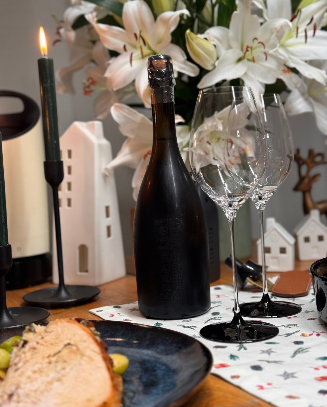Dieses Jahr war der Essentiel 2015 von @champagnecollardpicard unser Begleiter zum Weihnachtsessen. Seit vielen Jahren gibt es bei uns am 25.12. Truthahn nach @gordongram , fris… (3)