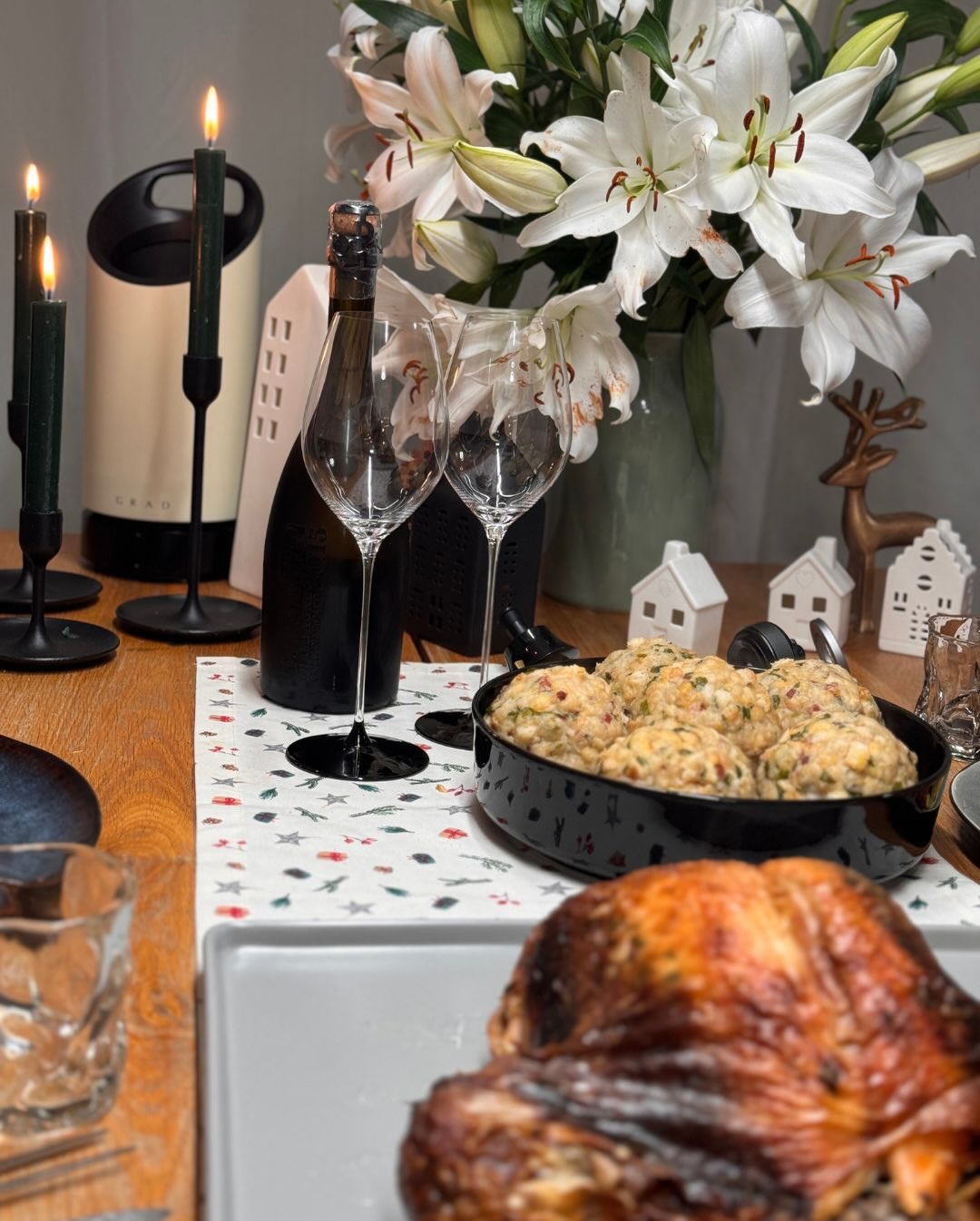 Dieses Jahr war der Essentiel 2015 von @champagnecollardpicard unser Begleiter zum Weihnachtsessen. Seit vielen Jahren gibt es bei uns am 25.12. Truthahn nach @gordongram , fris… (7)