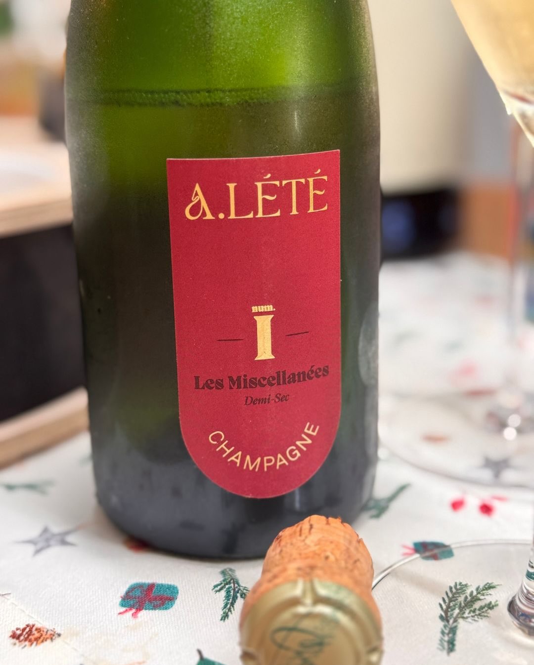 Wie jedes Jahr bemühe ich mich, über die Feiertage eine gute Panettone im Haus zu haben. Dieses Jahr selbstverständlich mit einem passenden Pairing – nämlich mit einem Demi-Sec … (6)